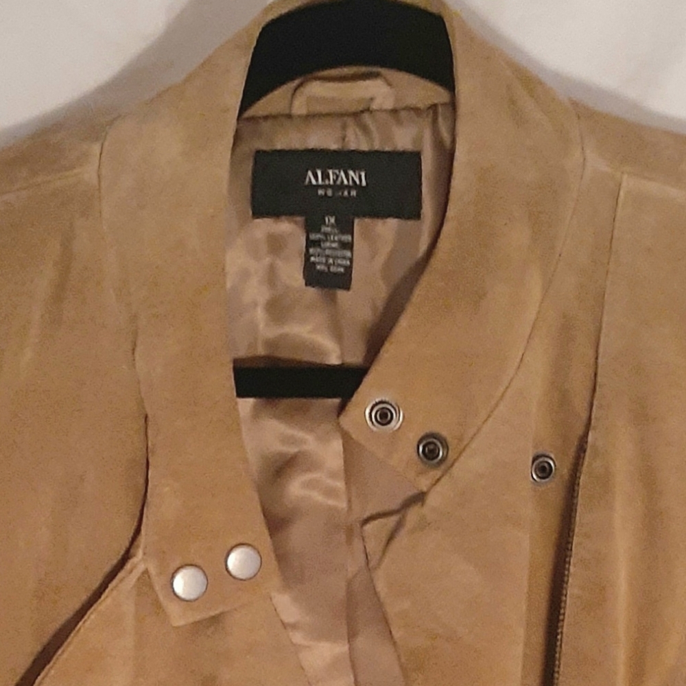 Jacket - Picture 3 of 7